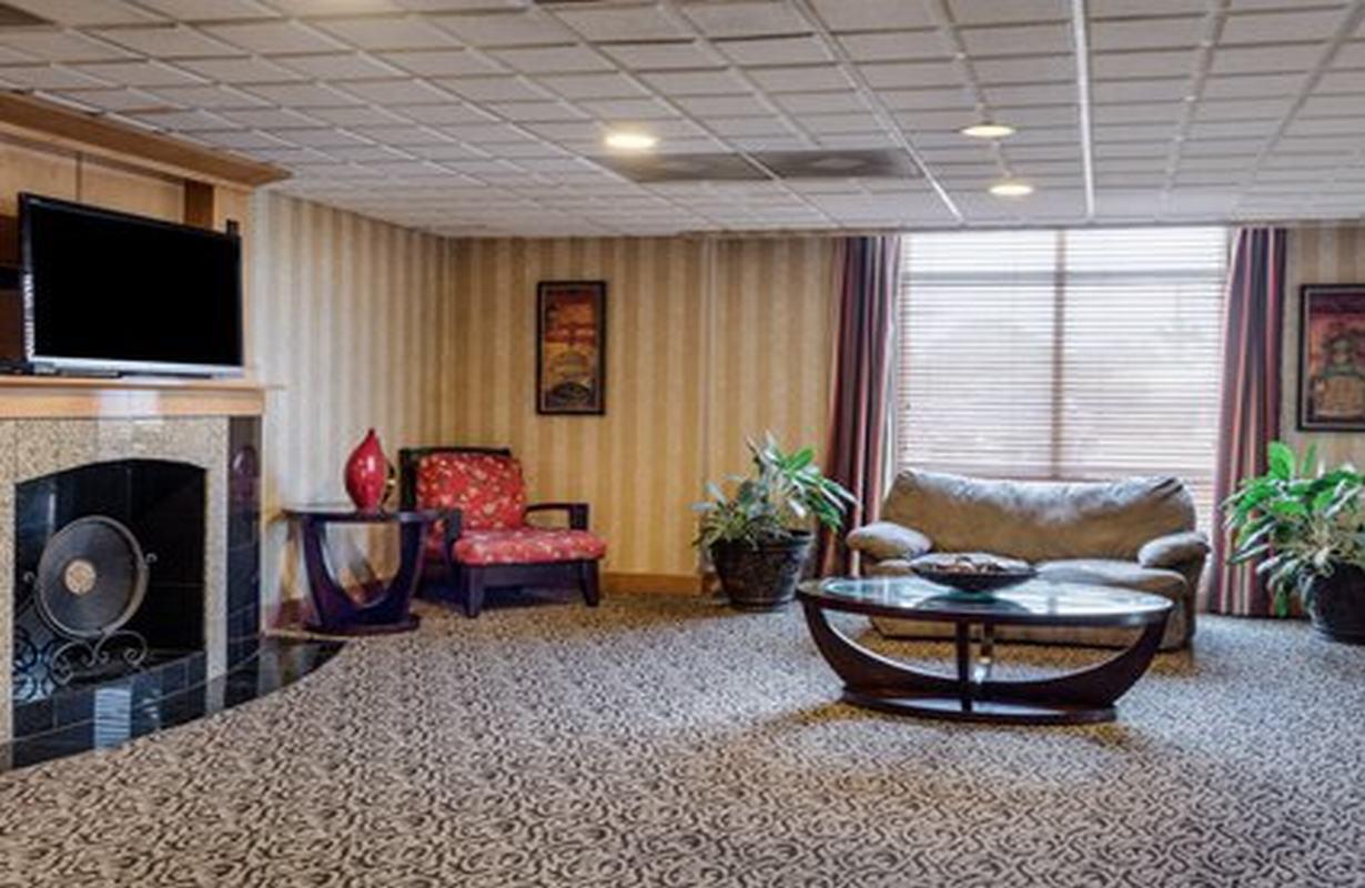 Suburban Studios Chester I-95 Extérieur photo