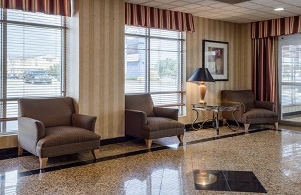 Suburban Studios Chester I-95 Extérieur photo