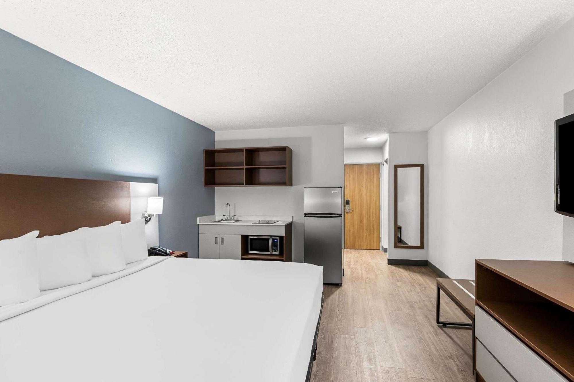 Suburban Studios Chester I-95 Extérieur photo