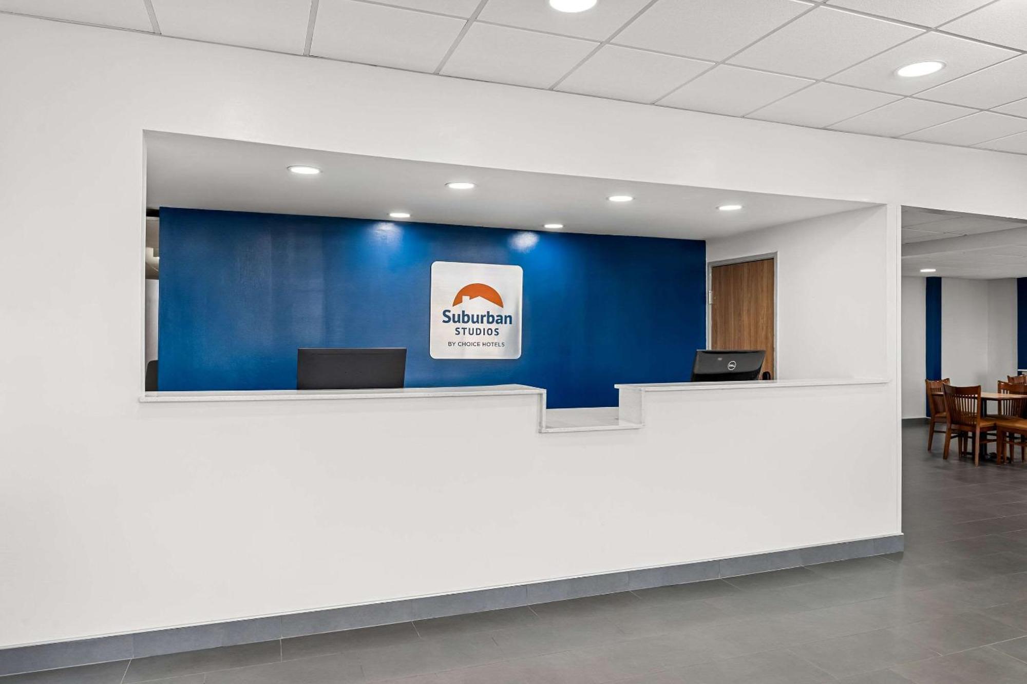 Suburban Studios Chester I-95 Extérieur photo