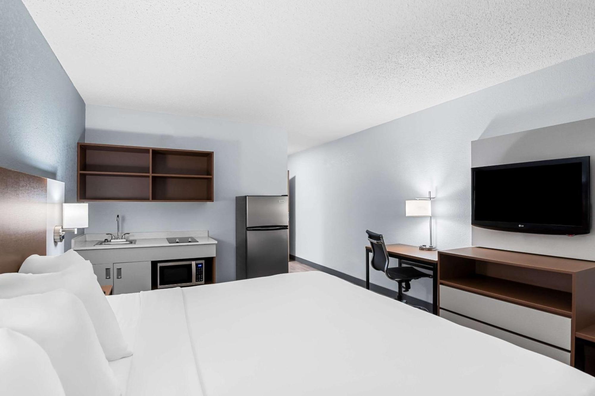 Suburban Studios Chester I-95 Extérieur photo